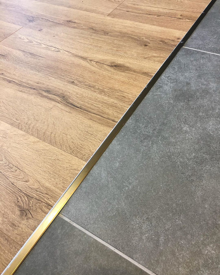 Listwa podłogowa mosiężna "T", polerowana 14mm x 900mm